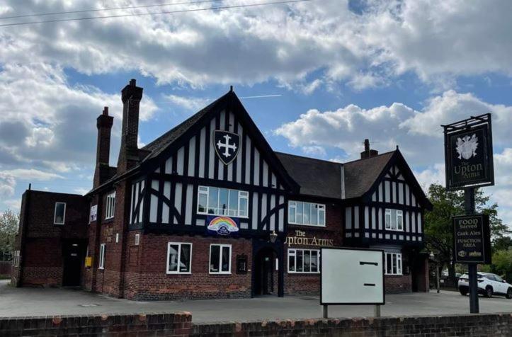 Upton Arms Hotel Pontefract Kültér fotó