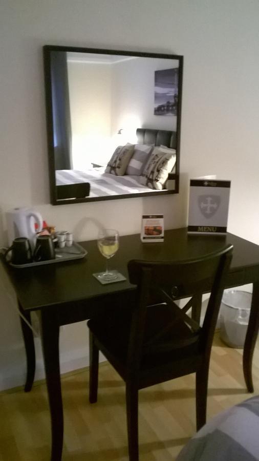 Upton Arms Hotel Pontefract Kültér fotó